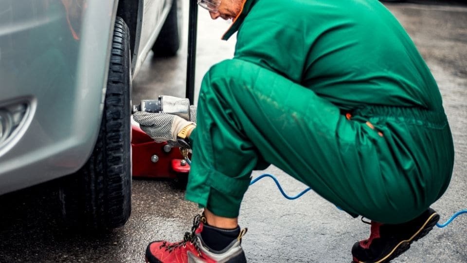 Mobile Tire Change And Auto Detailing Service in Ottawa